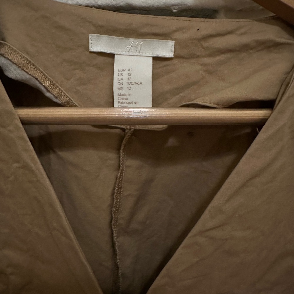 H & M short sleeve khaki shirt size 12